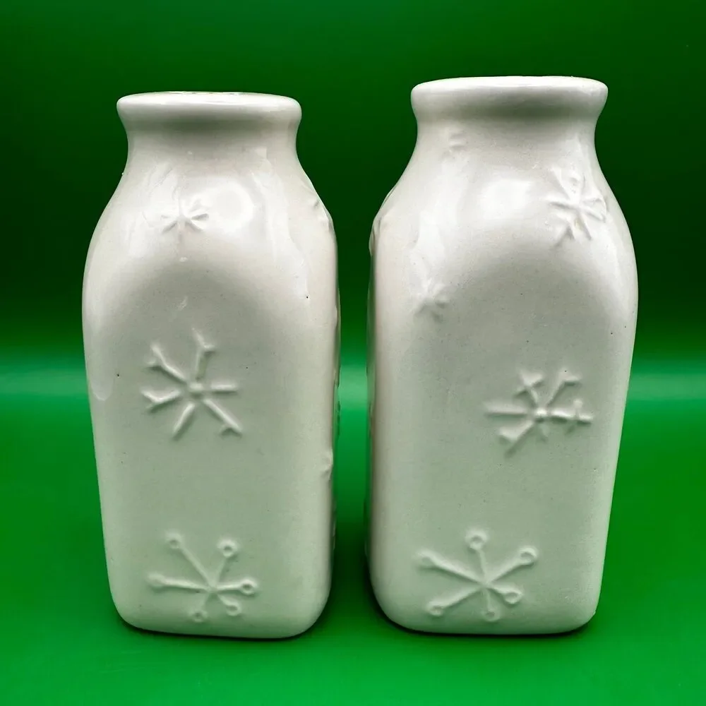 Hallmark Vintage Holiday Snowman Ceramic Milk Bottle Salt & Pepper Shakers Set
